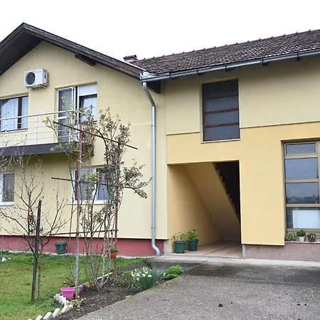 شقة Sena Laktaši