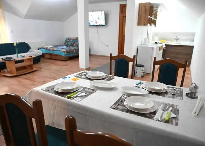 شقة Sena Laktaši