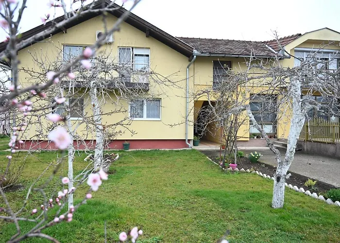 شقة Sena Laktaši